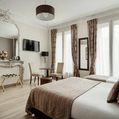 Hotel D'argenson 4*
