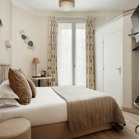 Hotel D'argenson 4*
